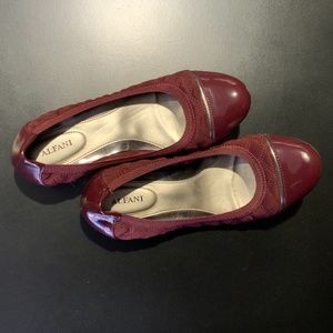 Women burgundy flats